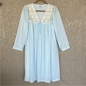 Vanity Fair Vintage Light‎ Blue Lace Detail Nightgown & Matching Robe Set